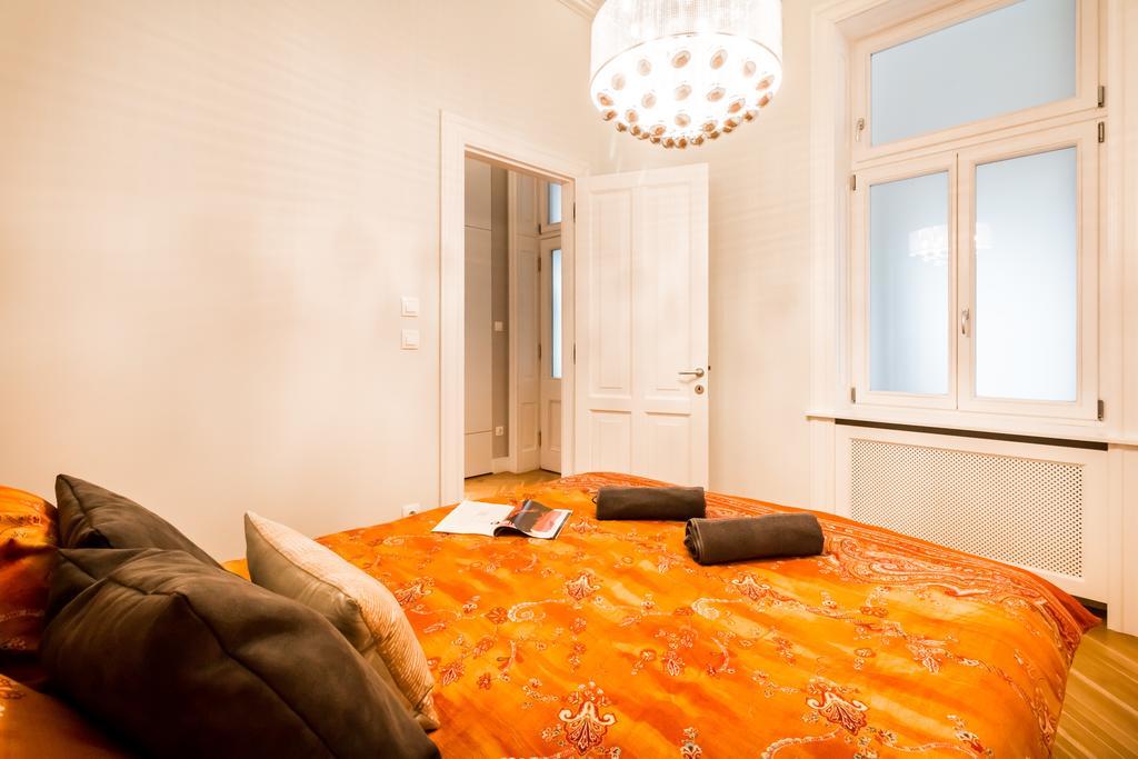 Bpr Opera Lux Treasure Apartment Budapest Exterior photo